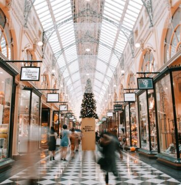 holiday shop